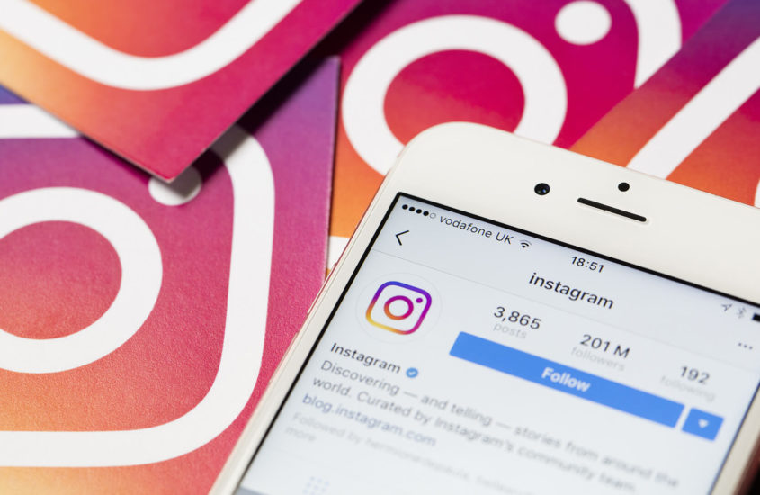 Instagram poll stickers: The new marketing opportunity